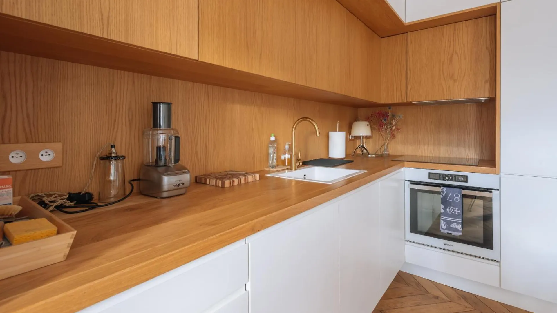 Modern Rustic-style 7th Arrondissement! *